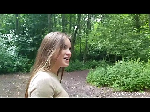 ❤️ Eu sugeri à Evelina que fodêssemos em um lugar público! Ela disse que sim. Então eu a fodi no traseiro e me vim na boca dela. Depois ela se mijou. ☑ Porno real em nós