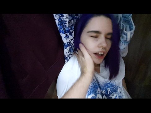 ❤️ Encontrei minha irmã no armário e ajudei-a a se ejacular. ☑ Porno real em nós